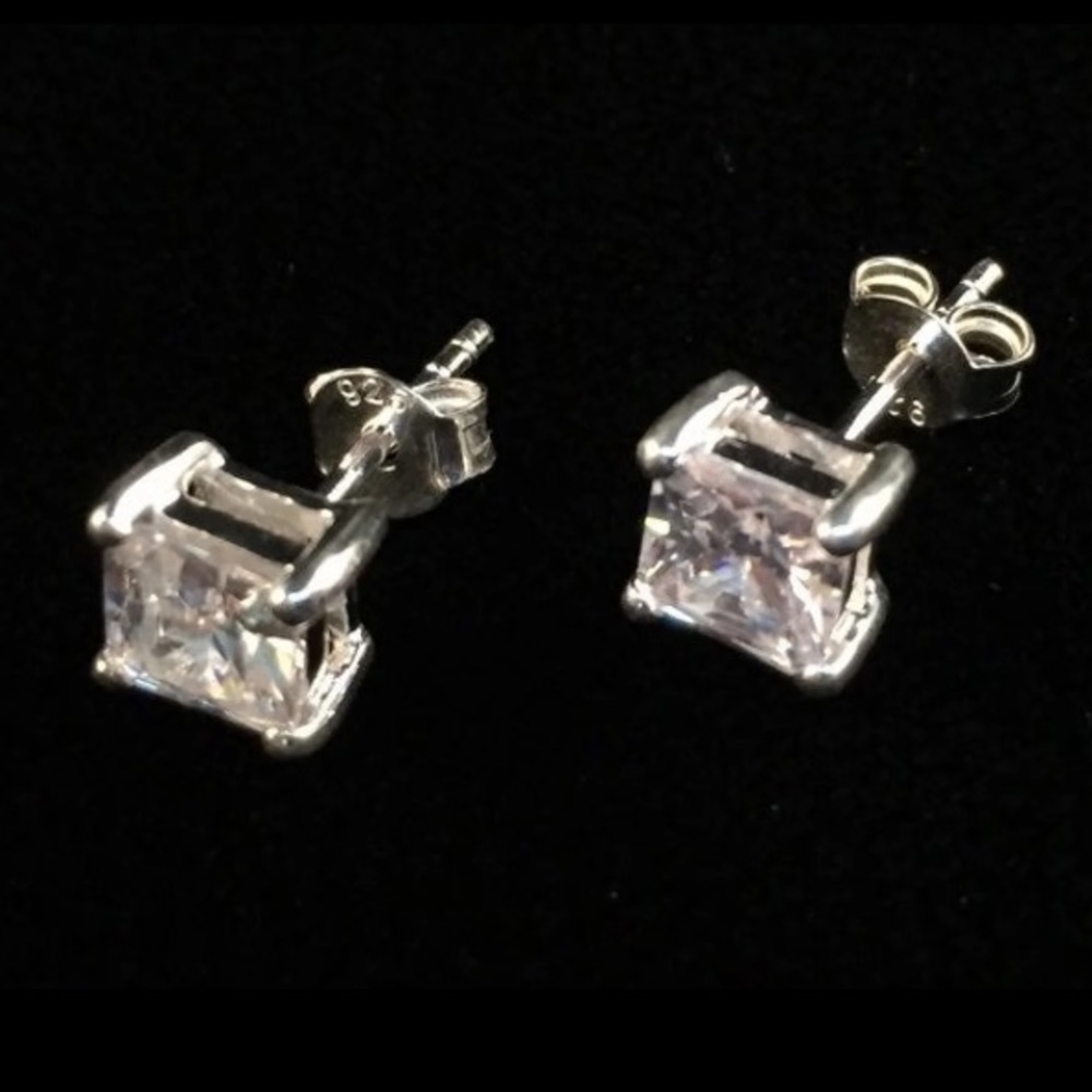 Vintage Silpada Sterling Silver Cubic Zirconia Noble Post Earrings P1304